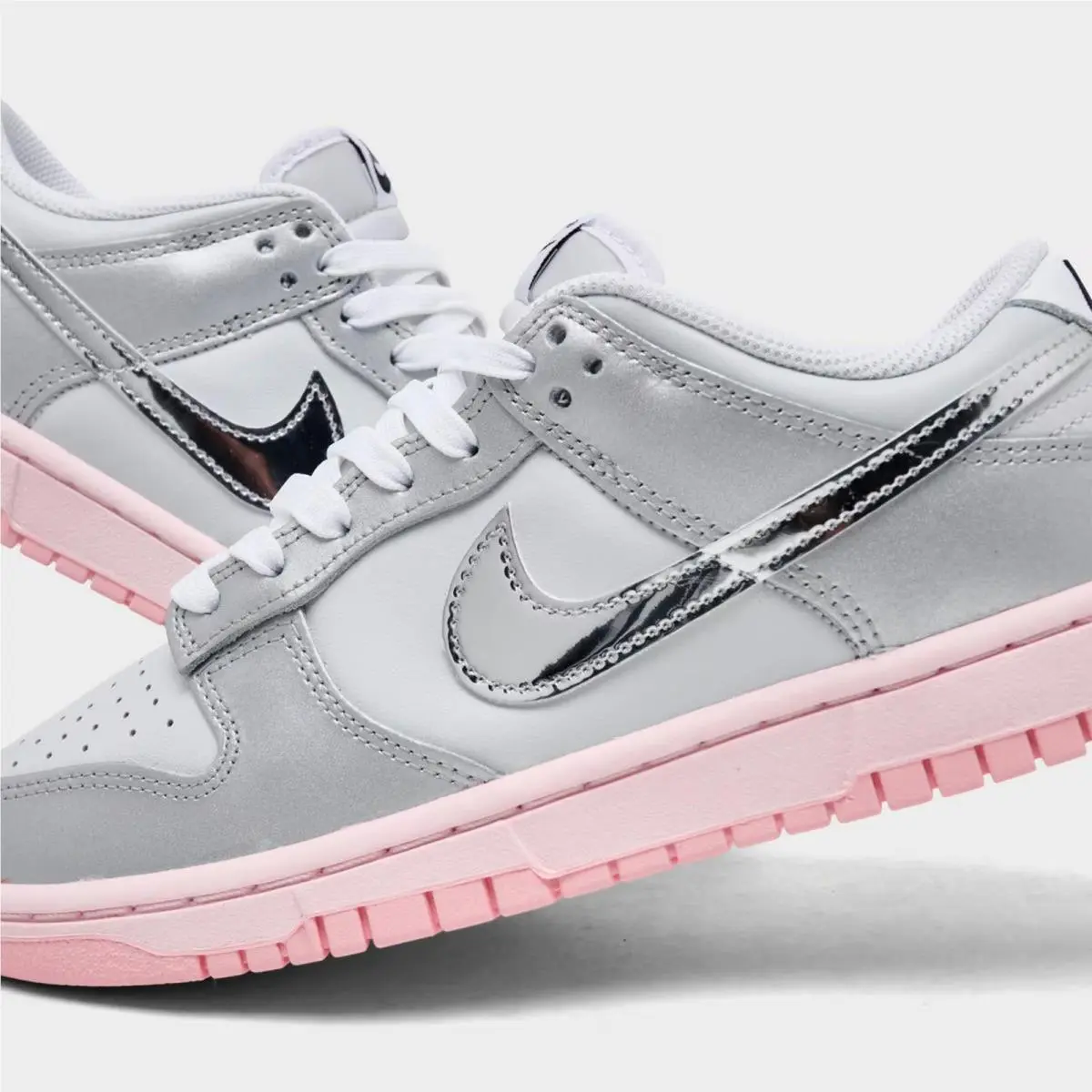 Nike shoes - HM3698 006 - Photon Dust/Pink Foam/Medium Soft Pink/Metallic Silver 4