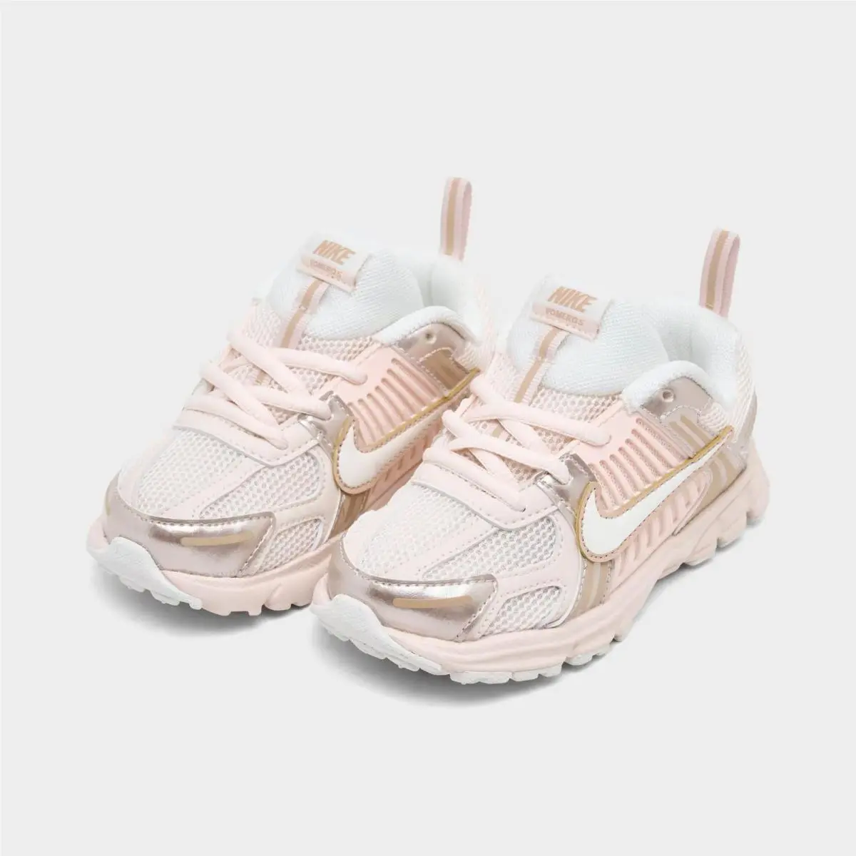 Nike shoes - IR4588 110 - Chalk/Sail 1
