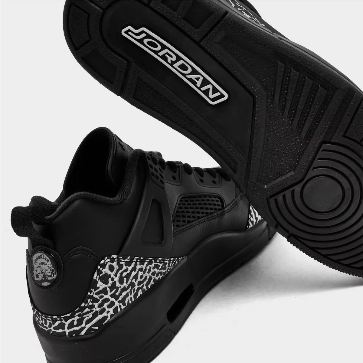Nike shoes - IV2417 010 - Black/Black/Metallic Silver 4