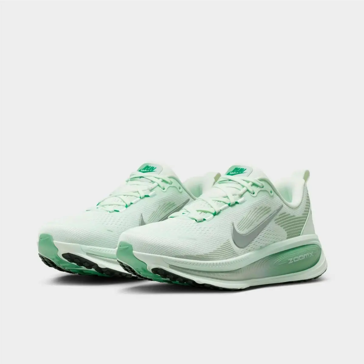 Nike shoes - HM6804 300 - Barely Green/Steam/Light Silver/Metallic Silver 1
