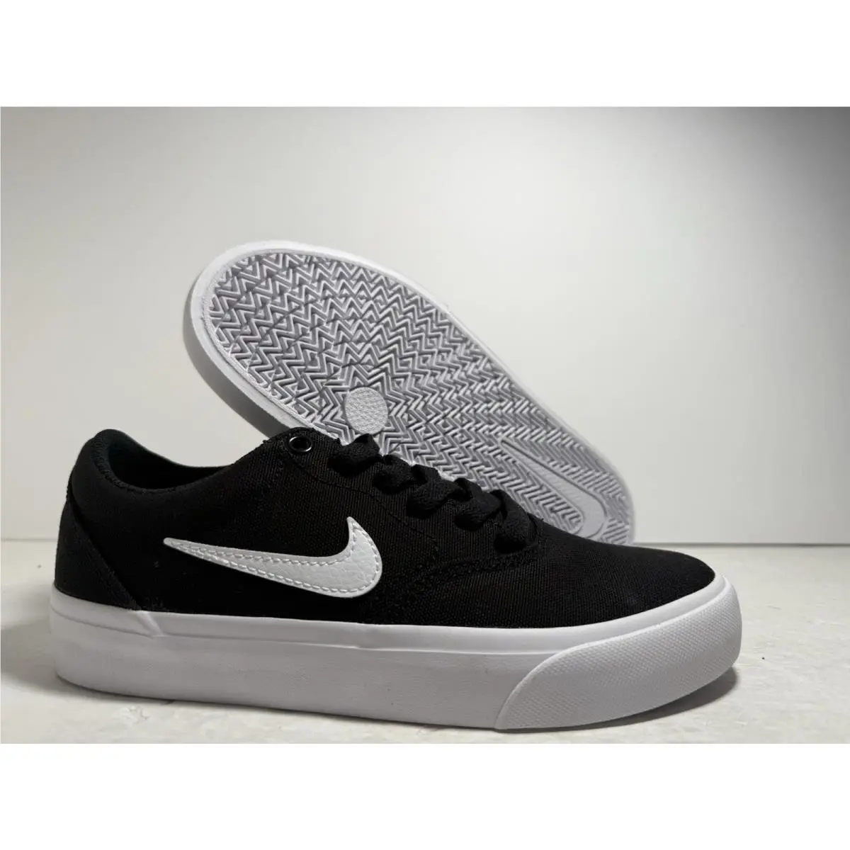 Nike Charge Canvas Black White Women`s Size 5-10 US IM4398-001
