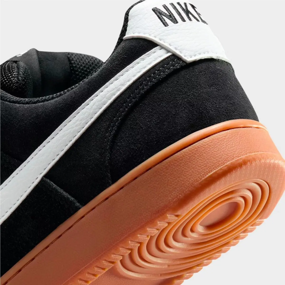 Nike shoes - IO7727 001 - Black/Gum Medium Brown/White 4