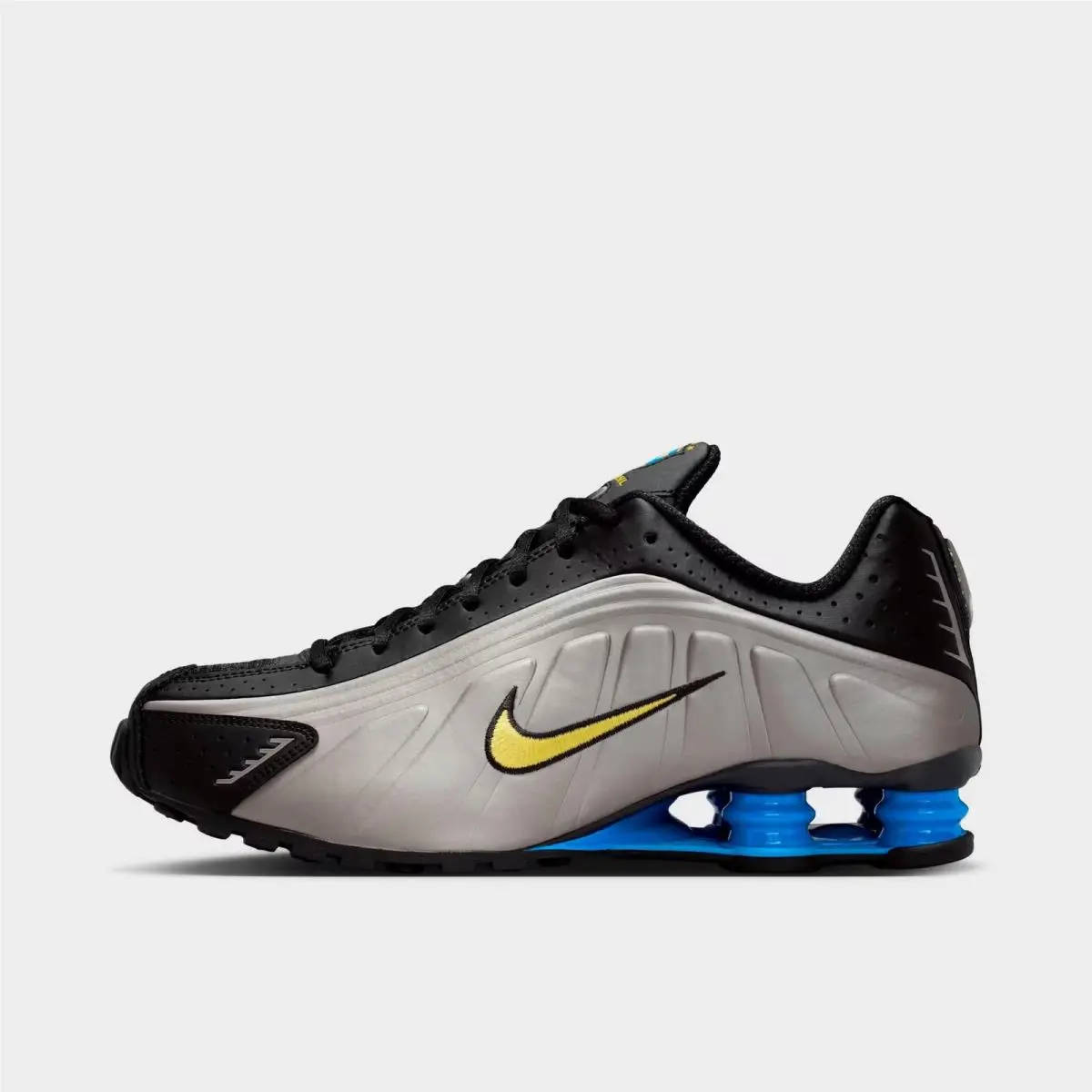 Men`s Nike Shox R4 SE Brazil Casual Shoes IO8134 001