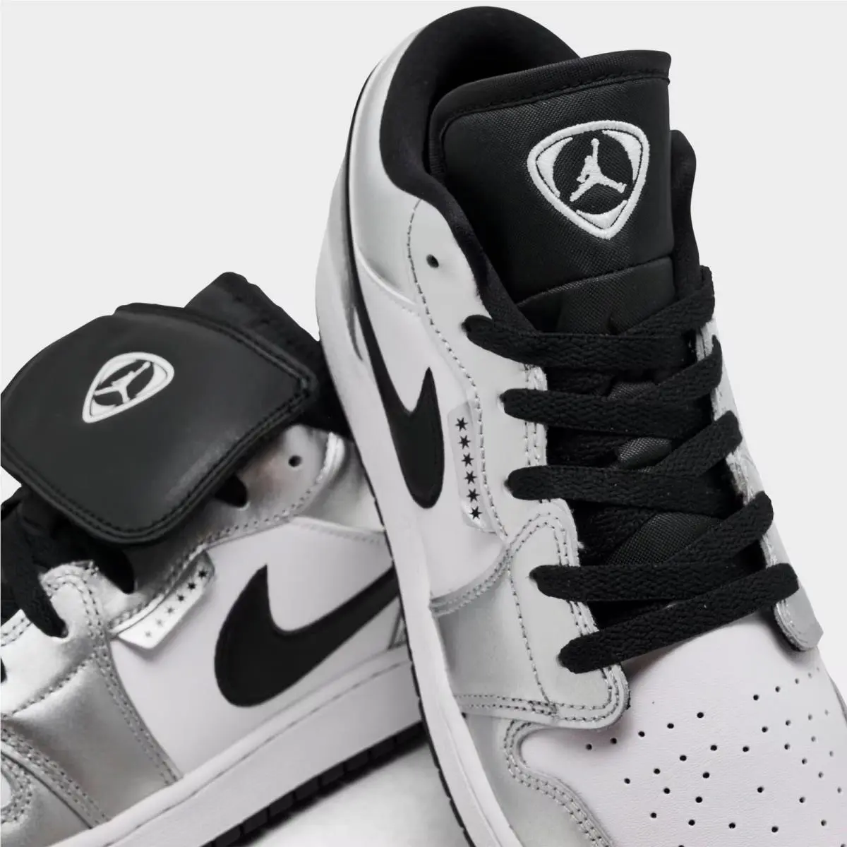 Nike shoes - IR2310 100 - White/Metallic Silver/Black 0