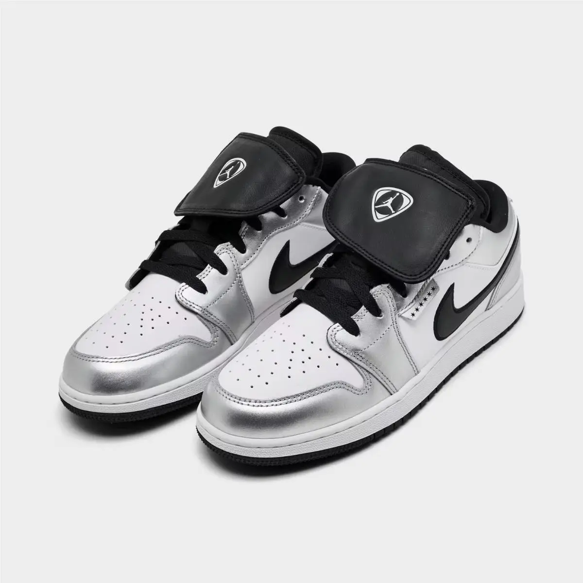 Nike shoes - IR2310 100 - White/Metallic Silver/Black 5