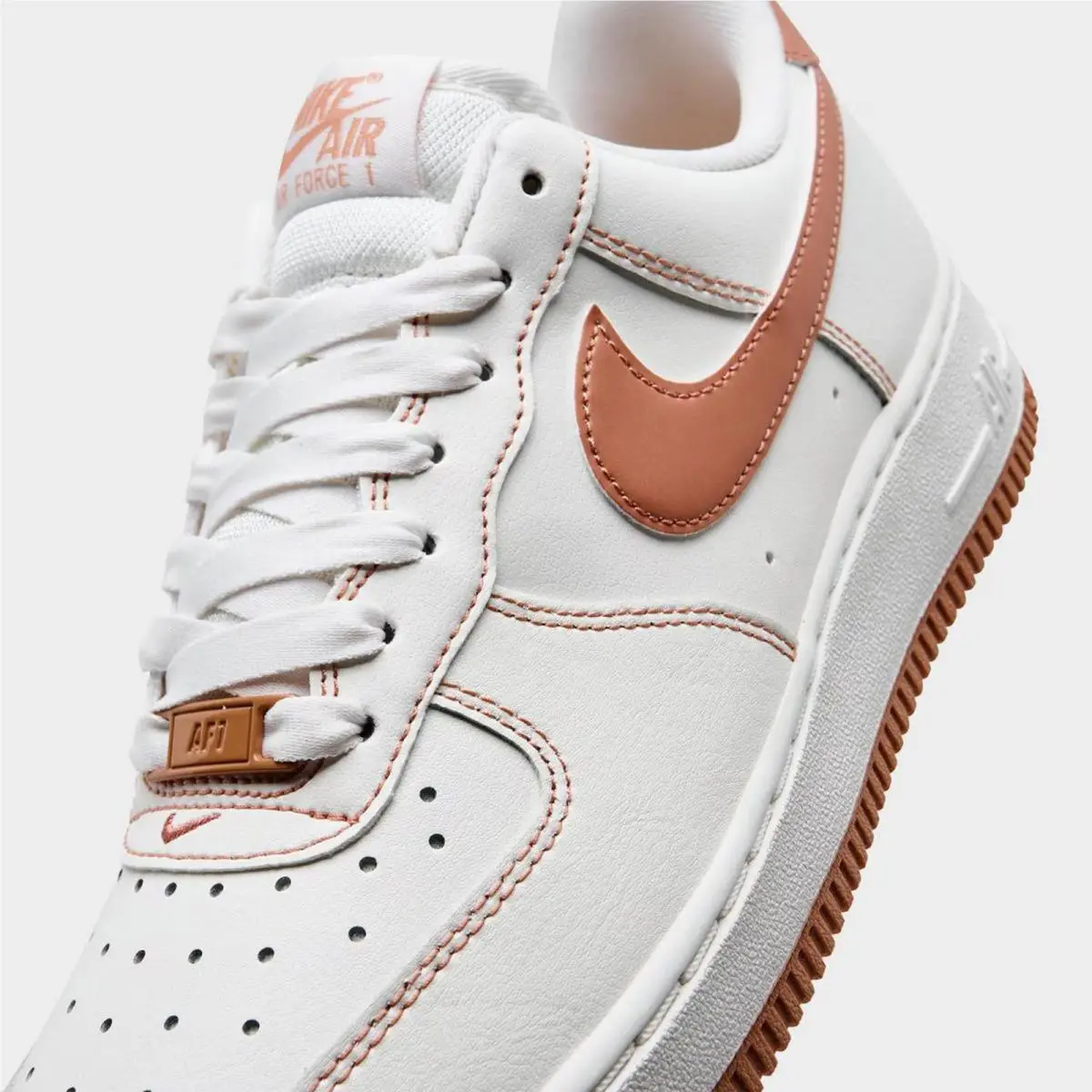 Nike shoes - IQ9428 133 - Sail/Rose Gold 4