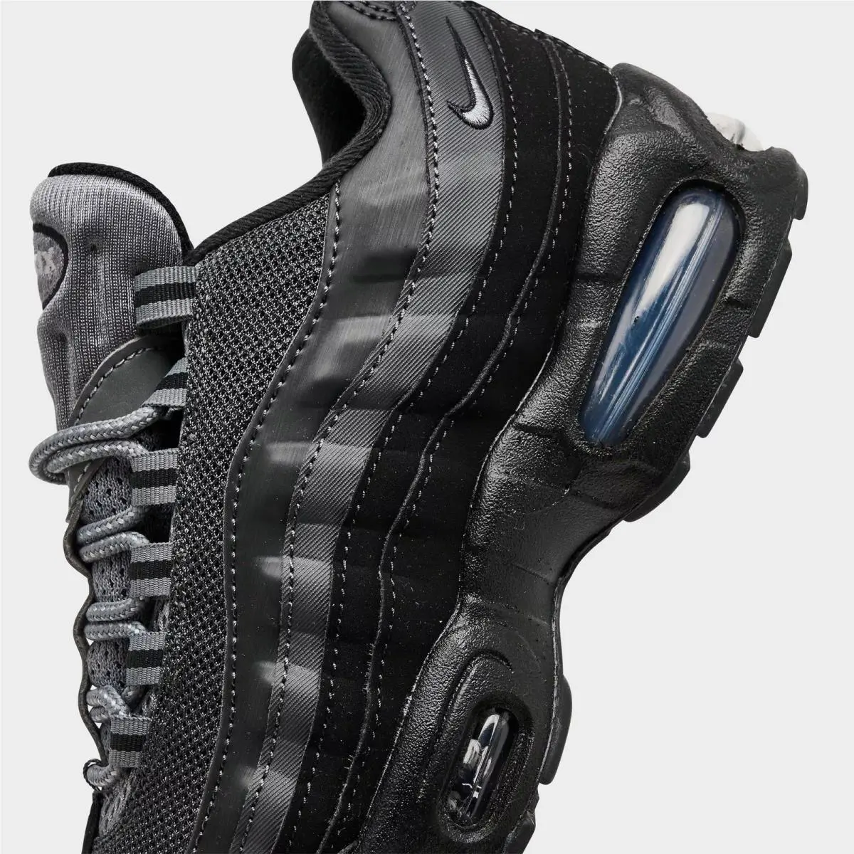 Nike shoes - IQ0318 010 - Black/Metallic Silver 4