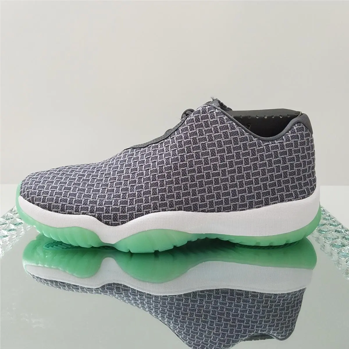 Nike Air Jordan Future Low - Men`s 11 - Wolf Grey/emerald Rise - 718948-006