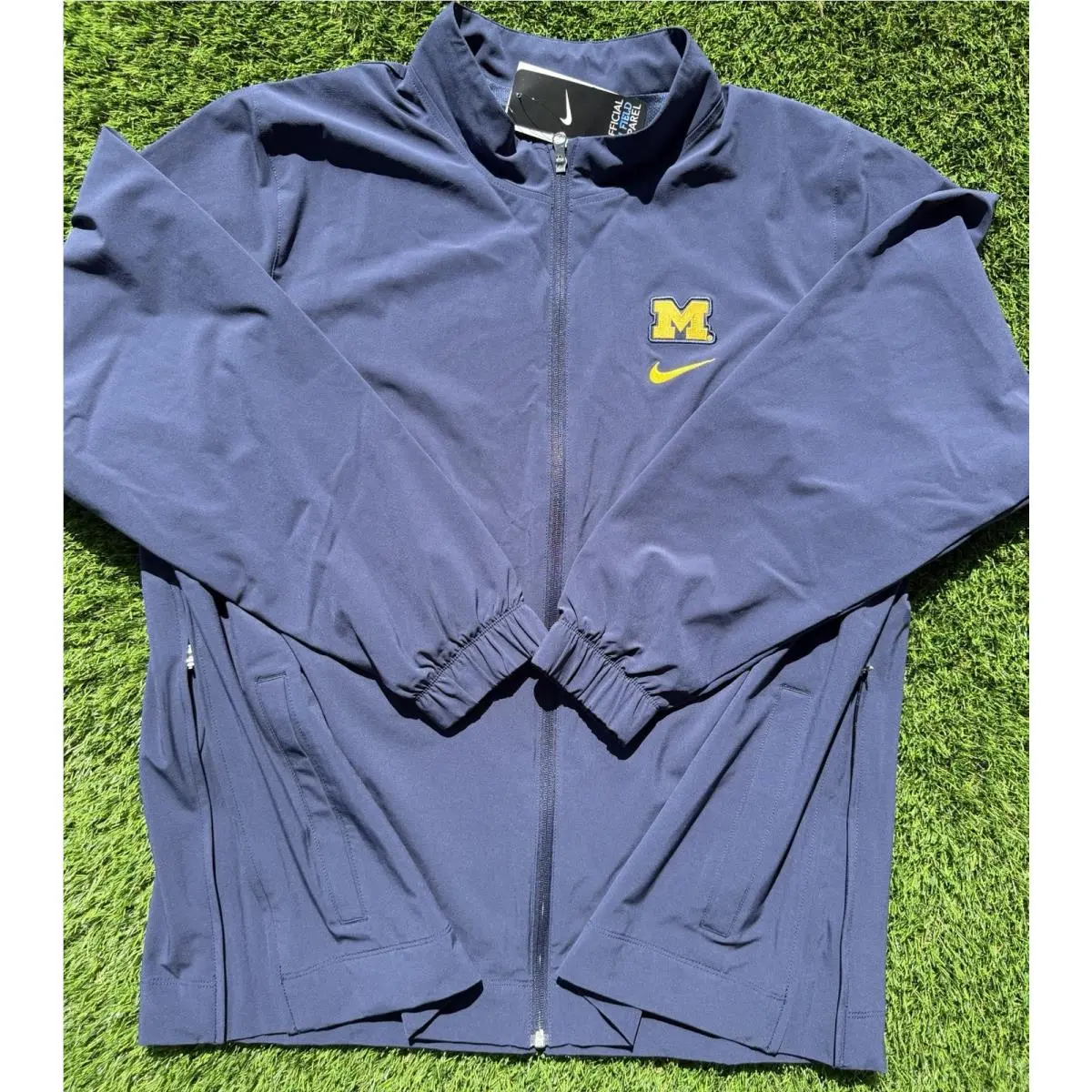 Nike clothing - Nike Michigan Wolverines Sideline Jacket PE - DZ8236-419 - Maize & Blue 3