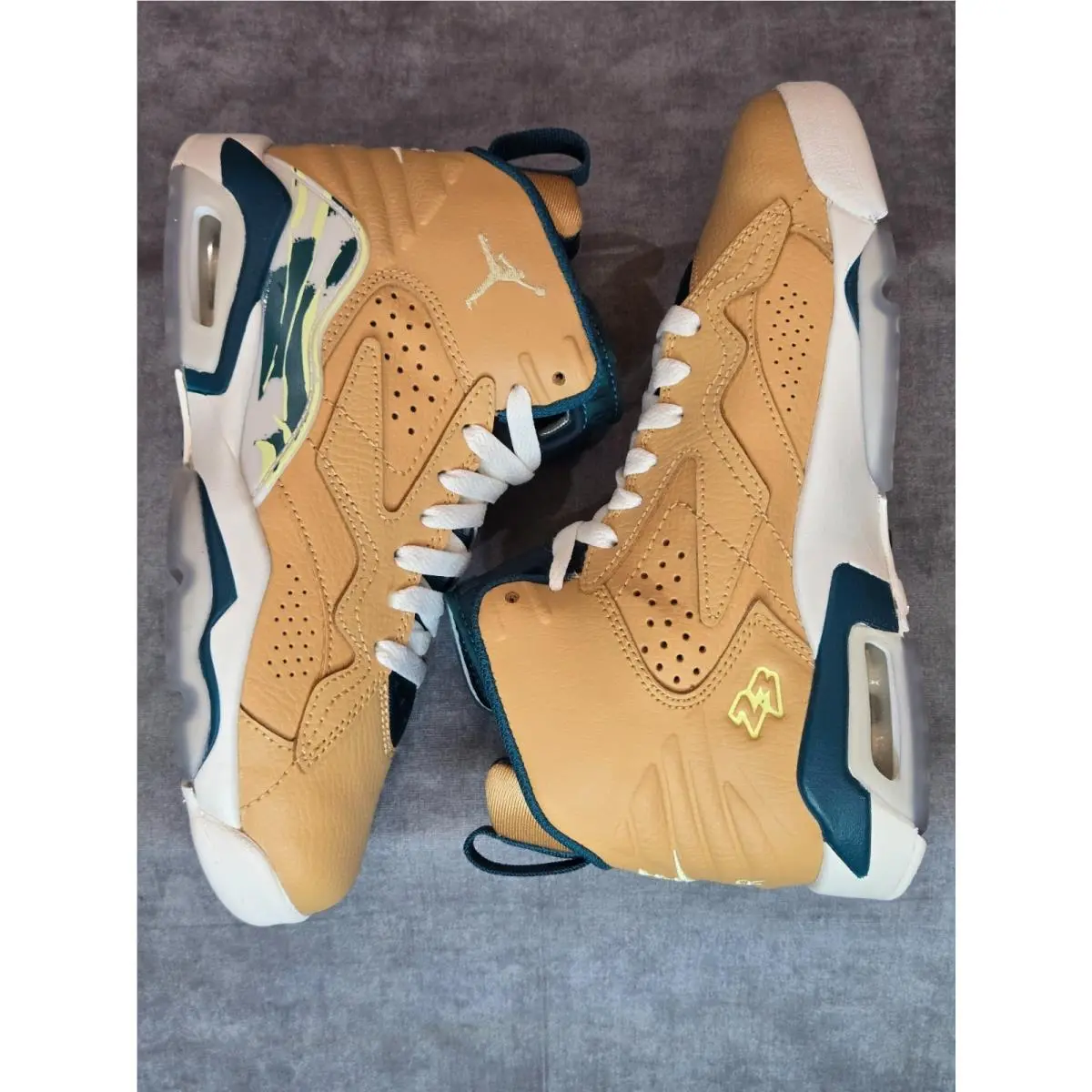 Nike shoes - Jordan MVP - MVP - DZ5577-700 - Beige 1
