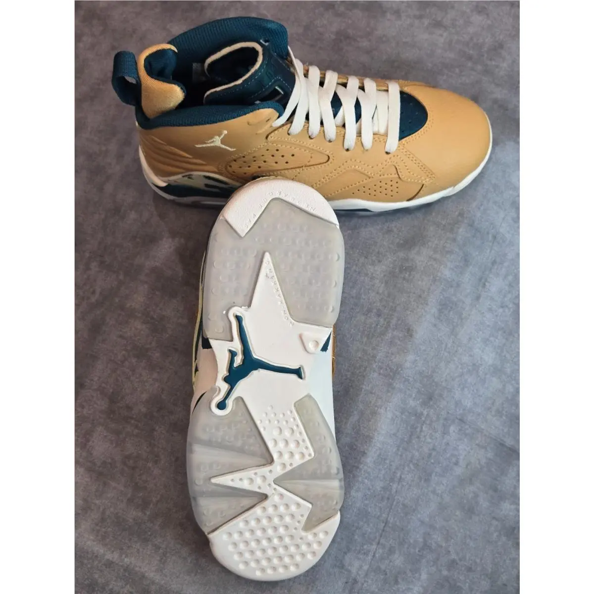 Nike shoes - Jordan MVP - MVP - DZ5577-700 - Beige 2