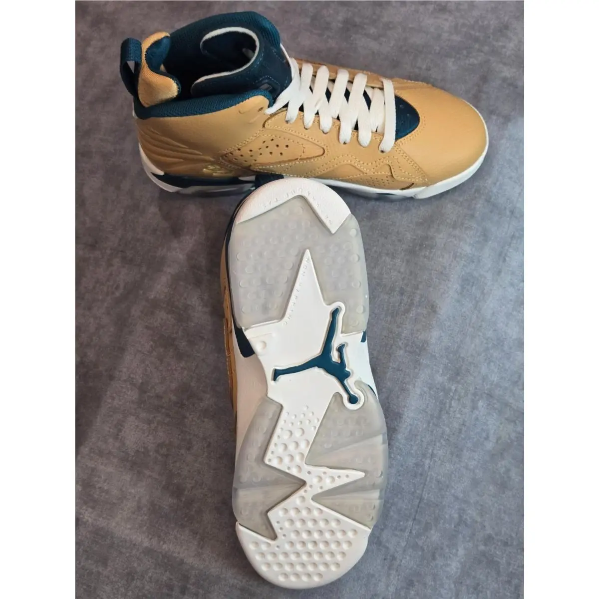 Nike shoes - Jordan MVP - MVP - DZ5577-700 - Beige 3