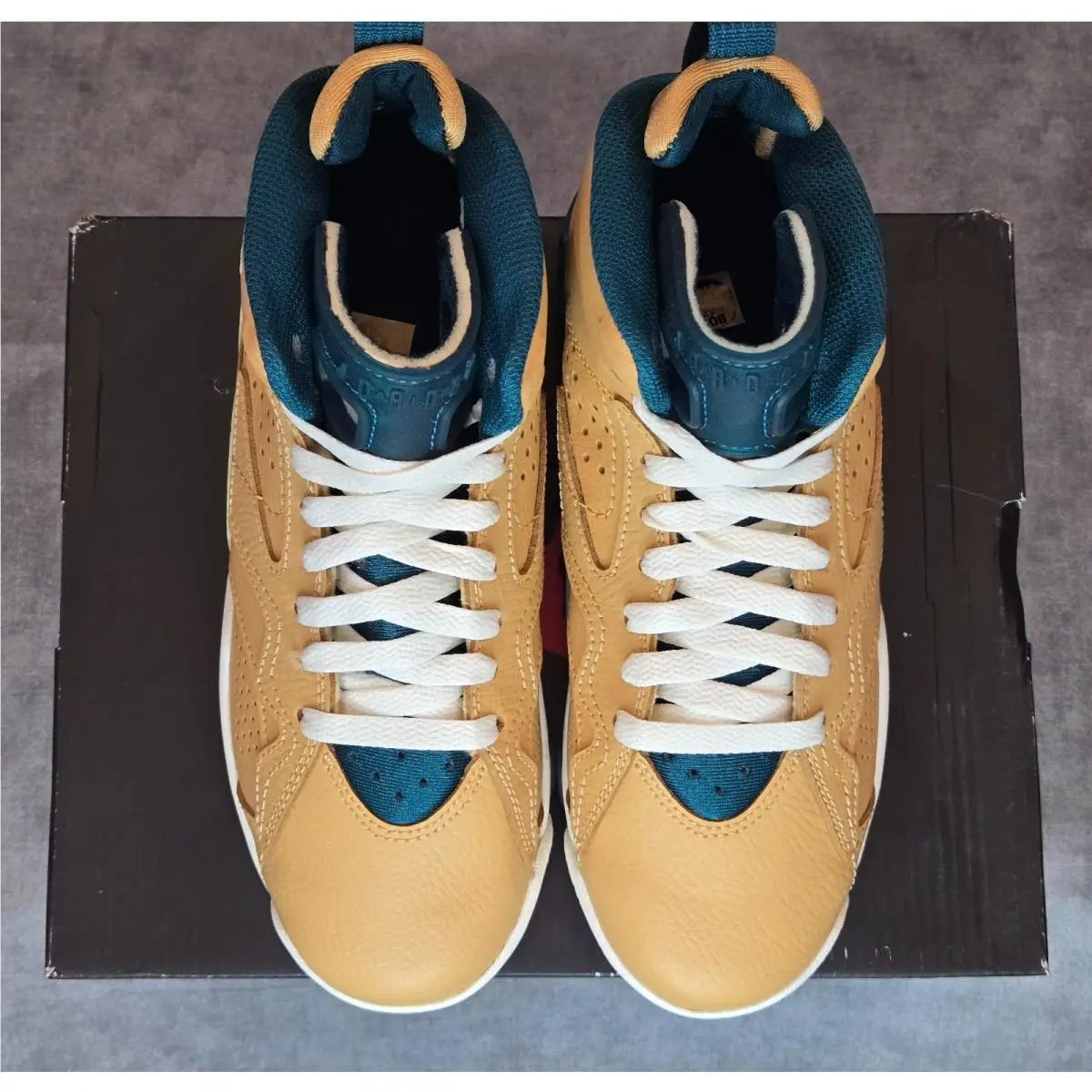 Nike shoes - Jordan MVP - MVP - DZ5577-700 - Beige 4