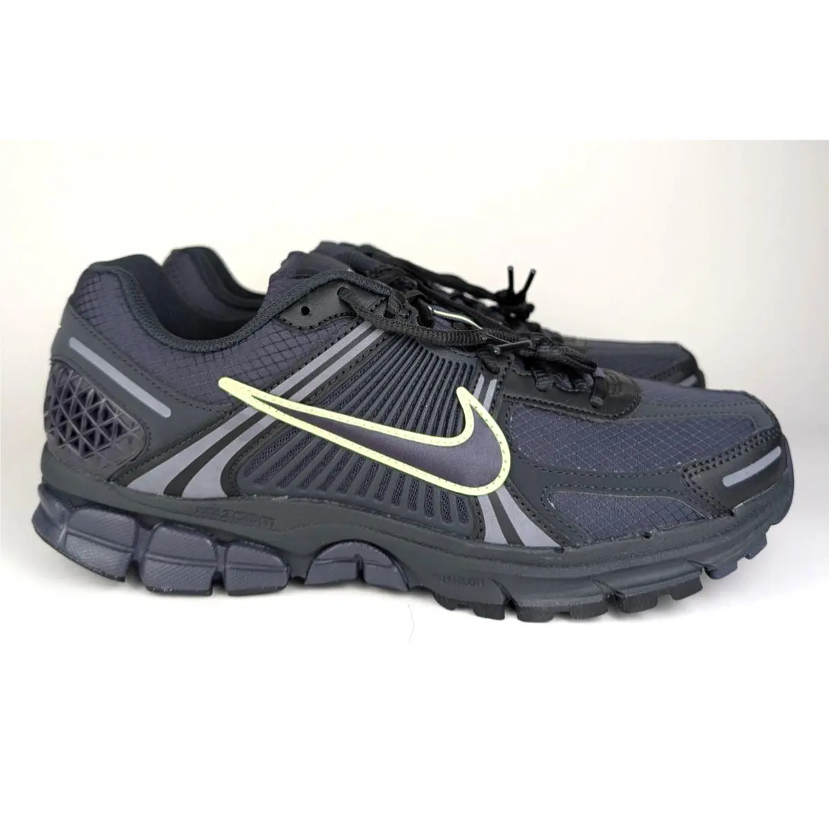 Men`s Size 9 -  Zoom Vomero 5 SE Running Shoes Black/lime IQ6589 002 by Nike