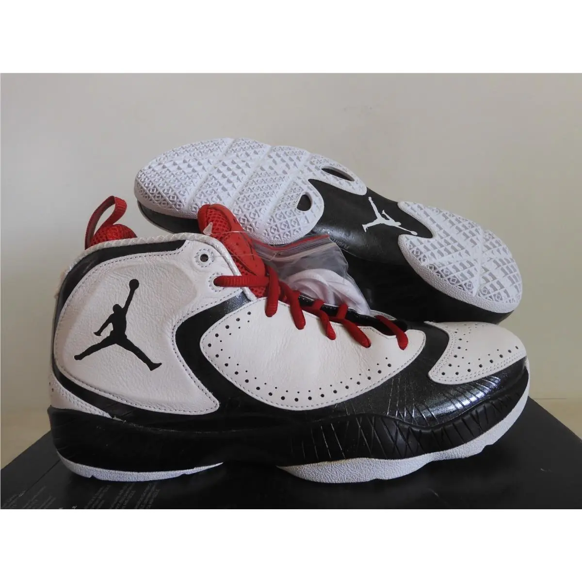 Nike Air Jordan 2012 Q White-black-varsity Red Sz 11 Rare 508320-182