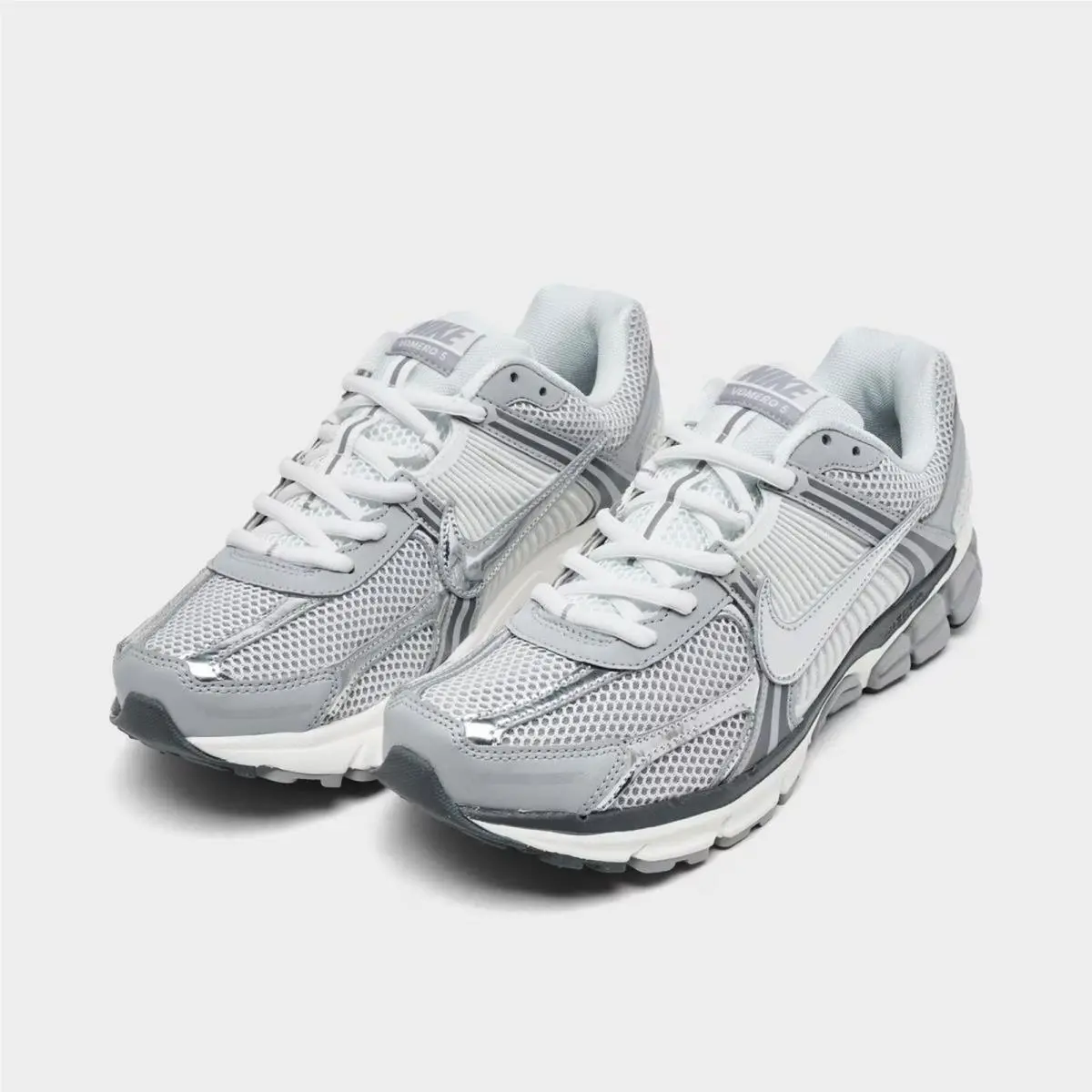 Nike shoes - IM2219 121 - Summit White/Light Smoke Grey/Smoke Grey/Metallic Silver 1