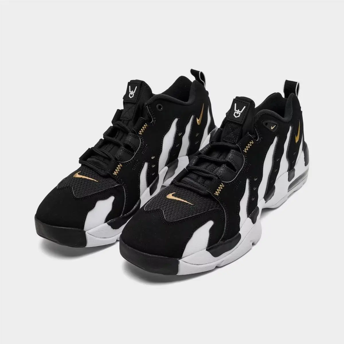 Nike shoes - IF5478 001 - Black/White/Metallic Gold 1