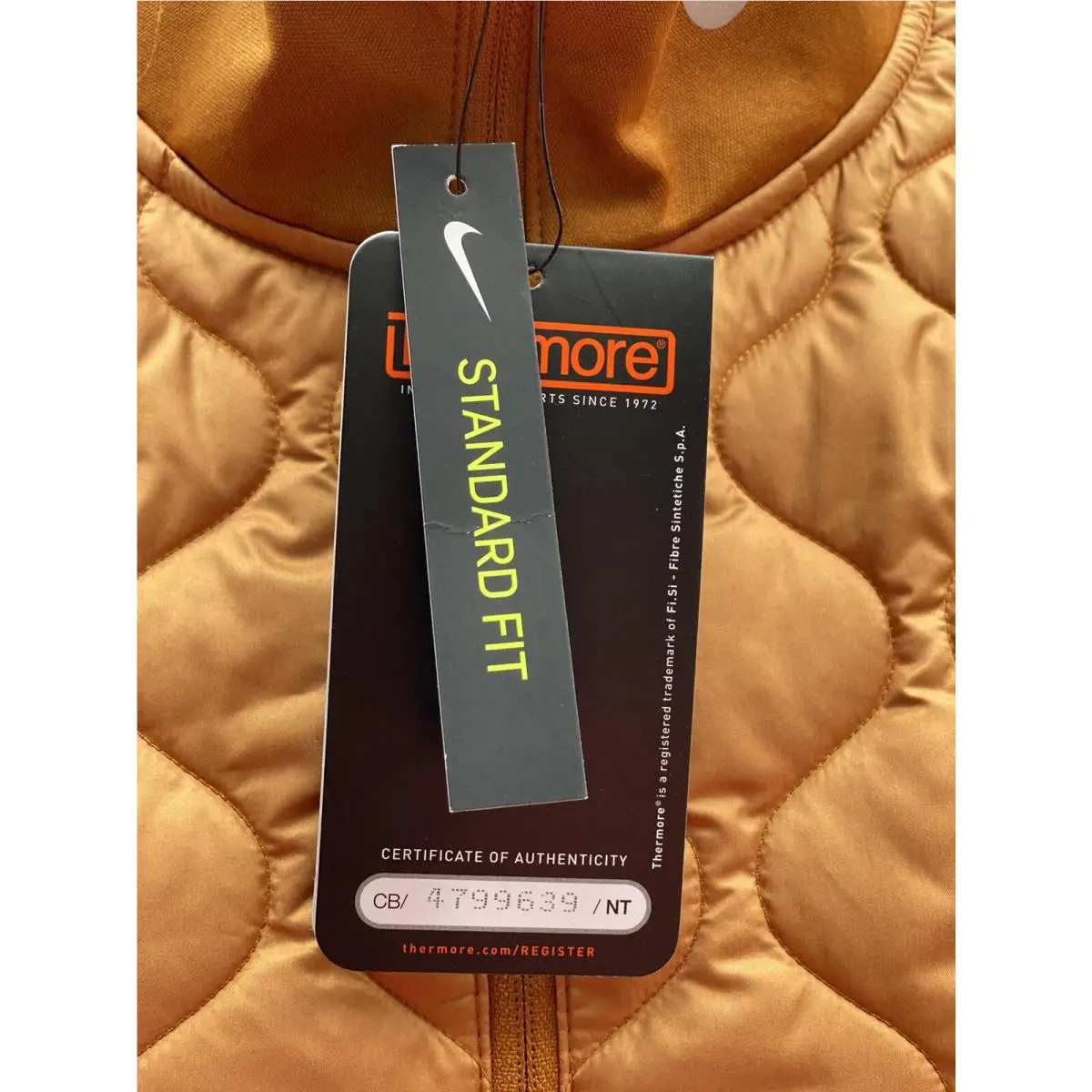 Nike clothing - Gold 3