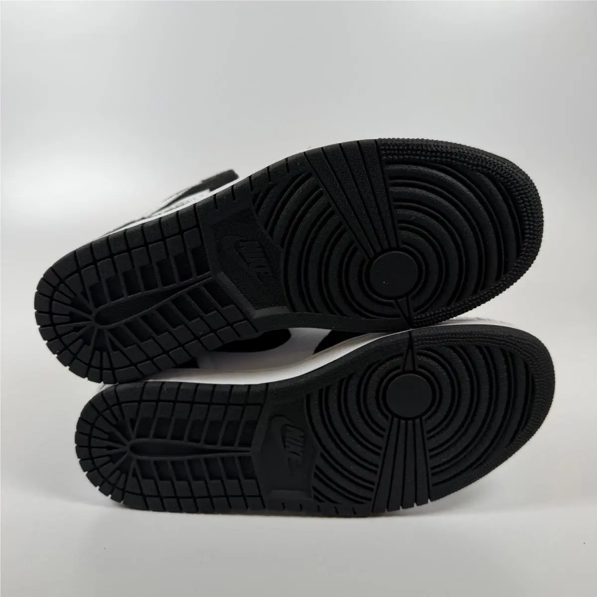 Nike shoes - Jordan 1 Retro High Twist - Black 4