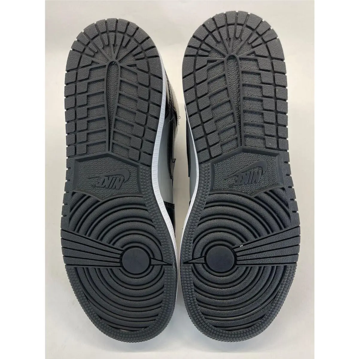 Nike shoes - Jordan 1 Mid - Mid - 654725-096 - Black 8