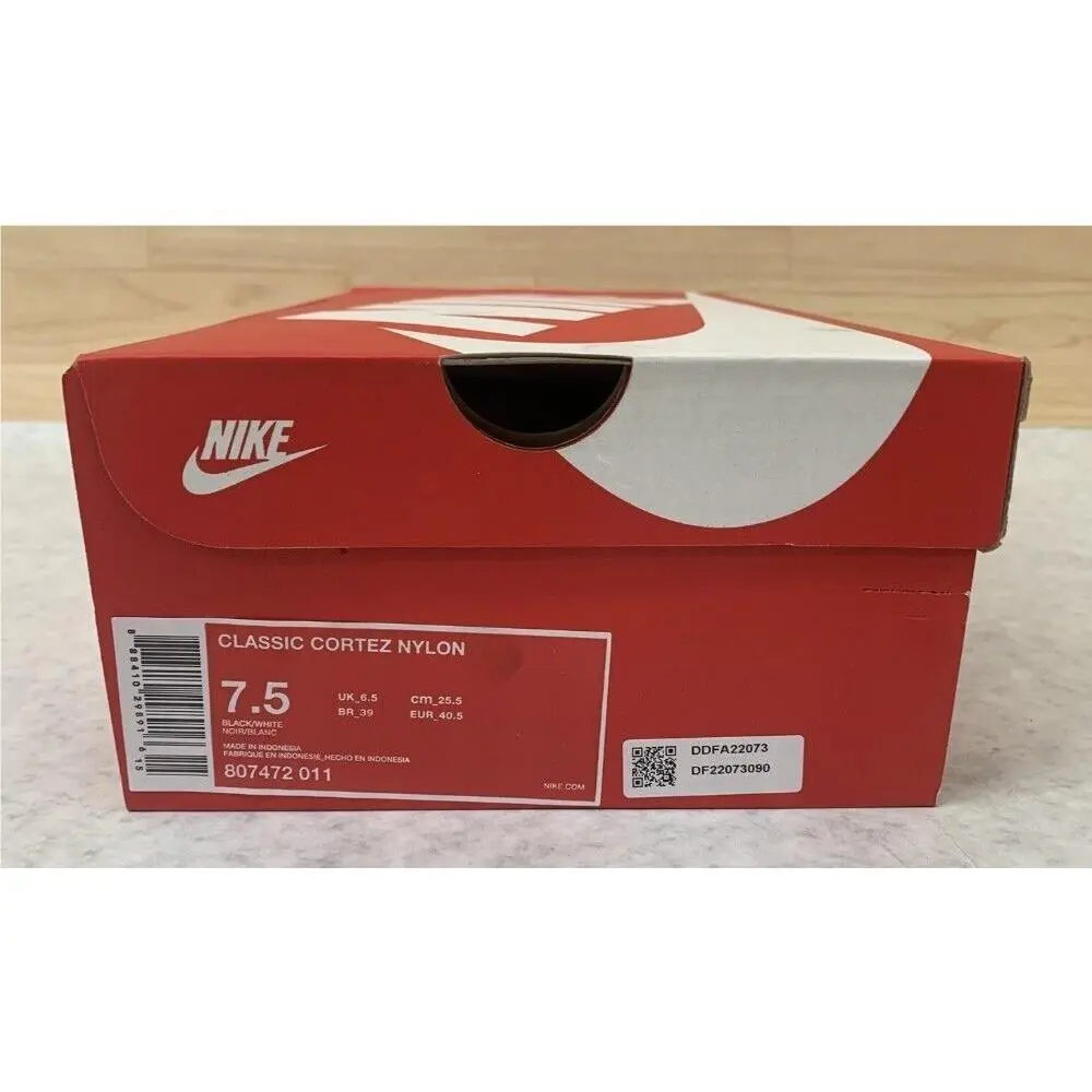 Nike shoes - Classic Cortez Nylon - Classic Cortez Nylon - 807472011 - Black / White 7