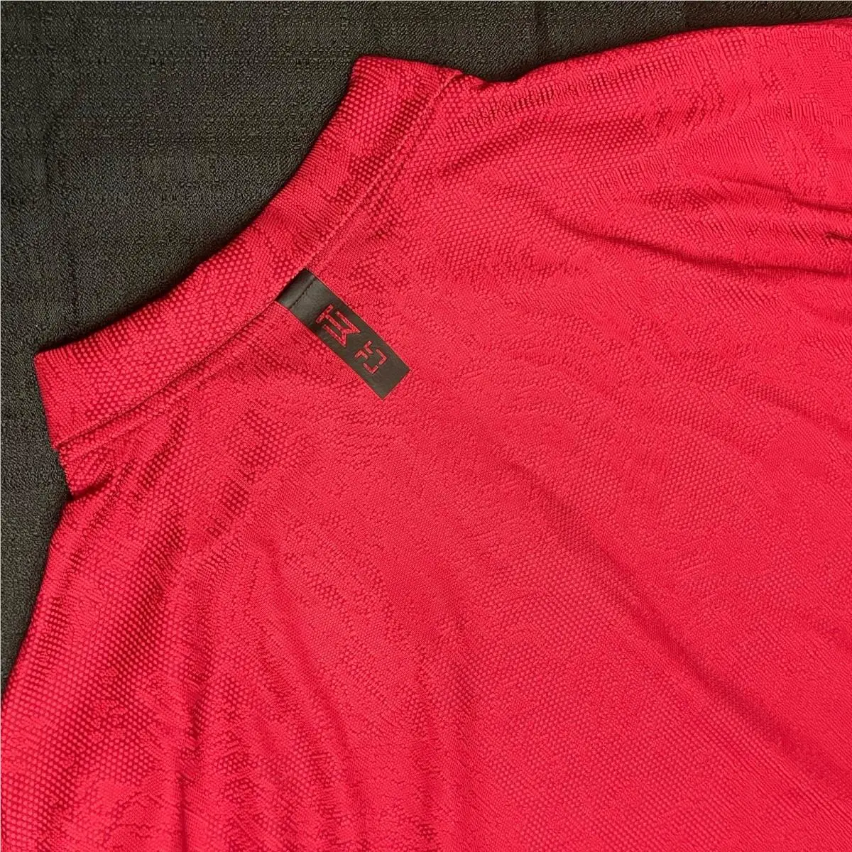 Nike Tiger Woods Adv First Win Anniversary Polo DH0711 687 Sunday Red Black Sz M