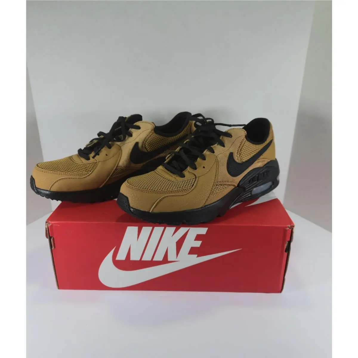 Nike Air Max Excee Men’s 8.5 Wheat and Black Color