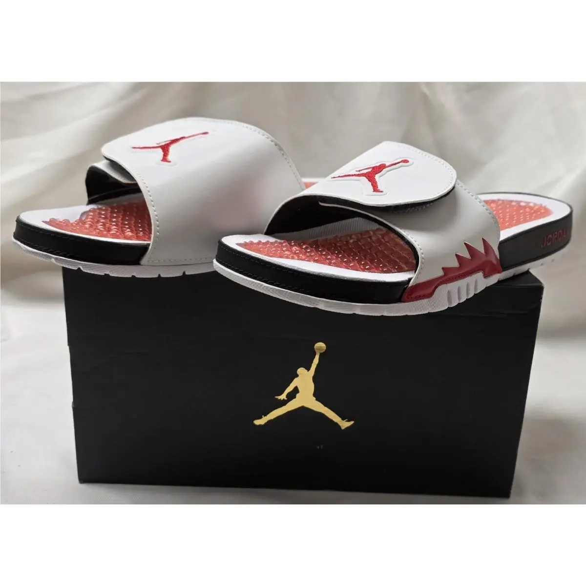 Nike Air Jordan Hydro V 5 Retro Slides White Fire Red Black 555501-101 Men Siz 8