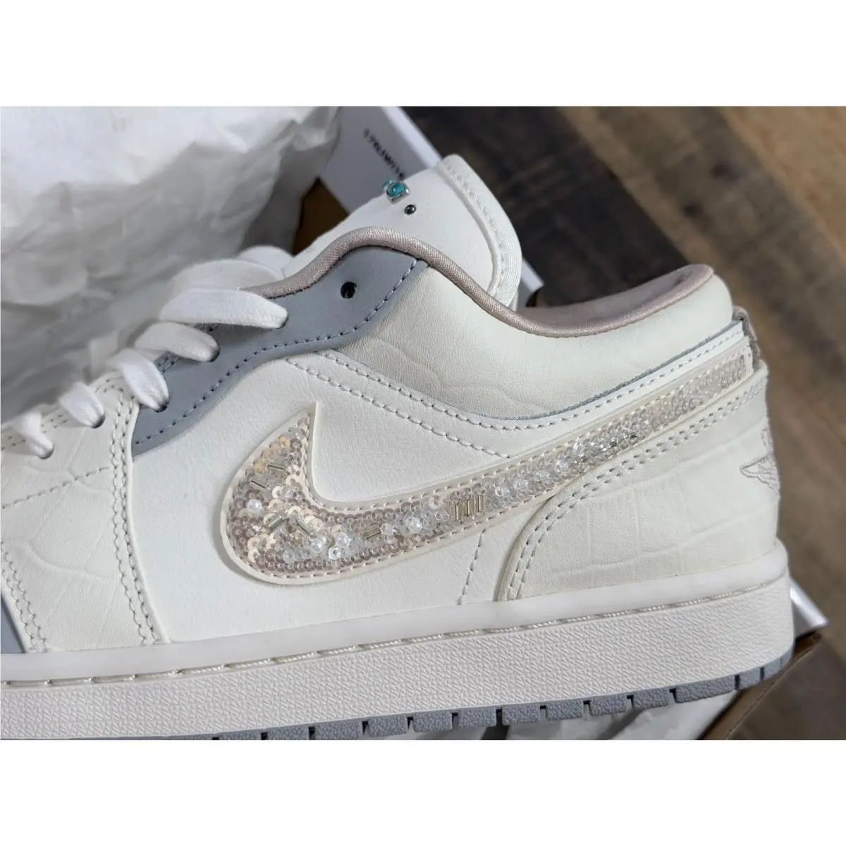 Nike shoes - Air Jordan 1 - Air - IH7323-100 - Sail/Off Noir/Light Smoke Grey/Soft Pearl 1