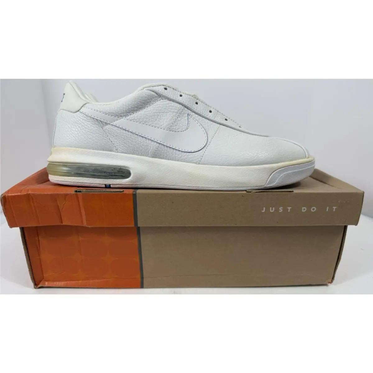 Nike 2003 Air Bruin Max Men`s Size 12 White Low Sneakers Shoes DS Read