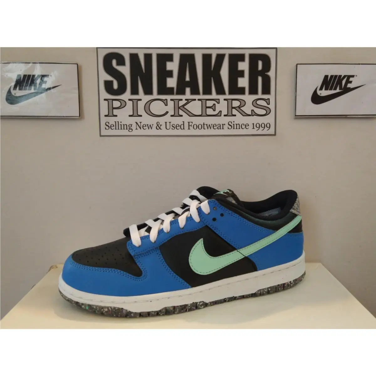 Nike Dunk Low SE GS - DR0165 001 - Black / Blue - Mint - 7Y / Women`s: 8.5