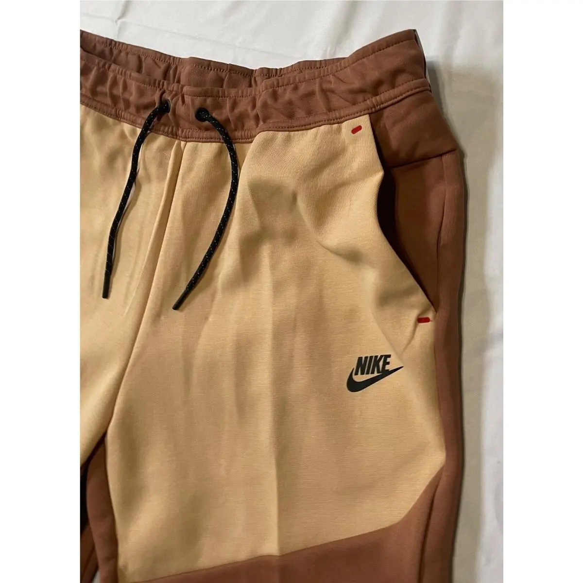 Nike clothing - Mineral Clay/White Onyx-Black (UPC: 195868392173) 4