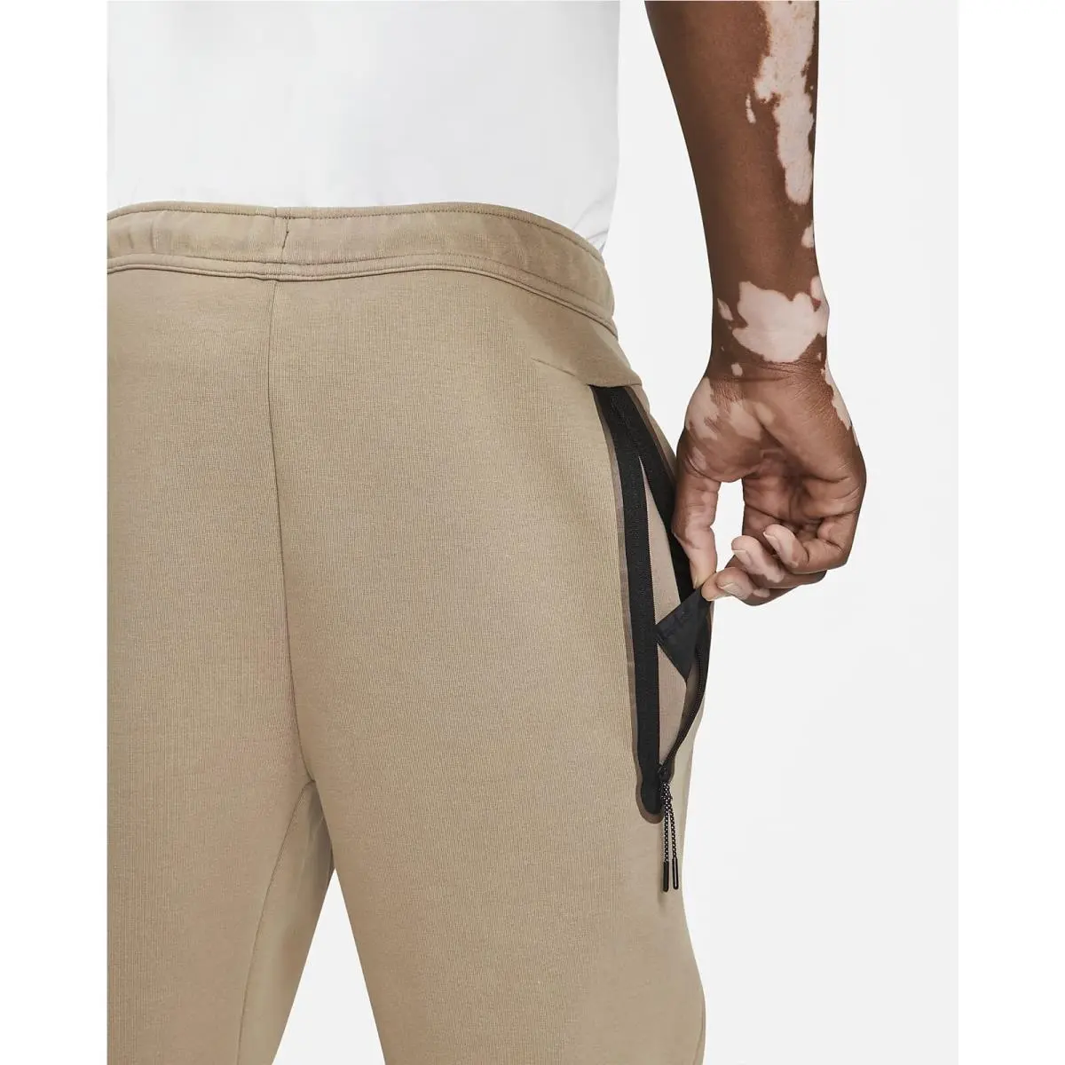 Nike clothing - Brown (UPC: 194956061717) 2