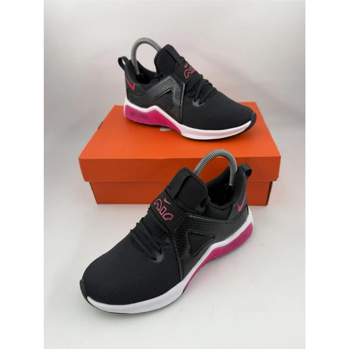 Nike Women’s Air Max Bella TR 5 - SZ 5.5- Black White Training Shoes Sneakers