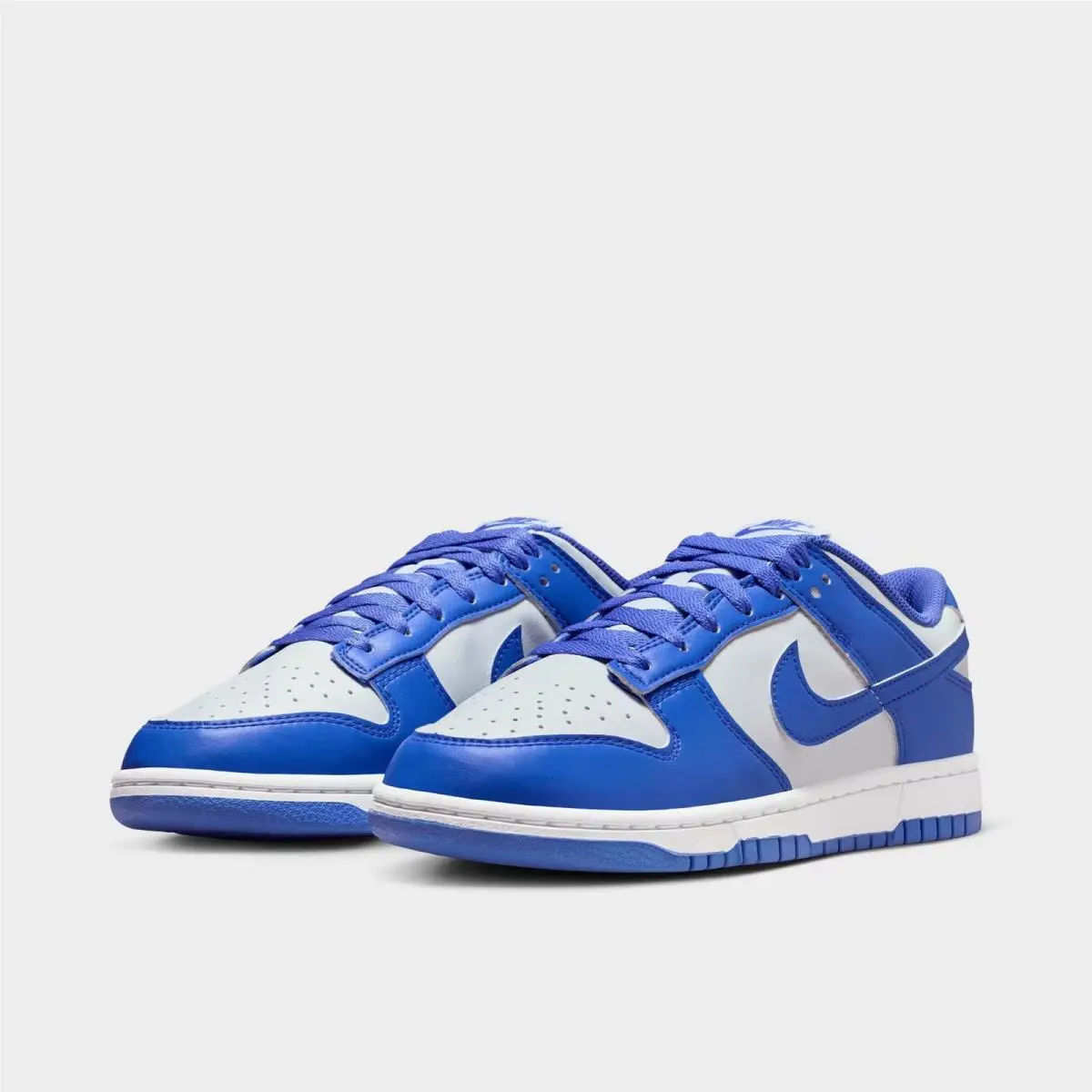 Nike shoes - IM6572 102 - White/Sapphire/White 1