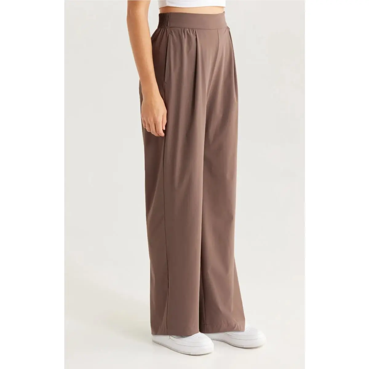 Nike clothing - Brown 2