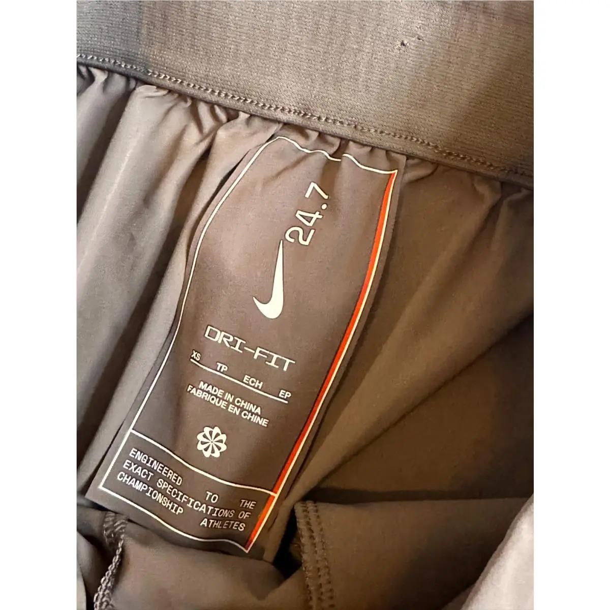 Nike clothing - Brown 9