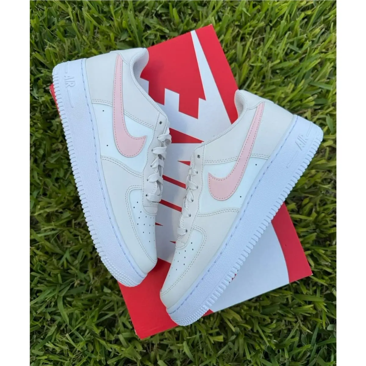 Nike shoes - Nike Essentialist - Essentialist - BEIGE / PINK 1