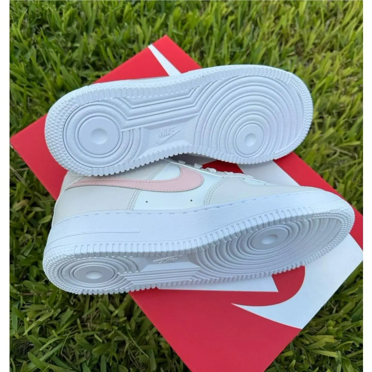 Nike shoes - Nike Essentialist - Essentialist - BEIGE / PINK 4