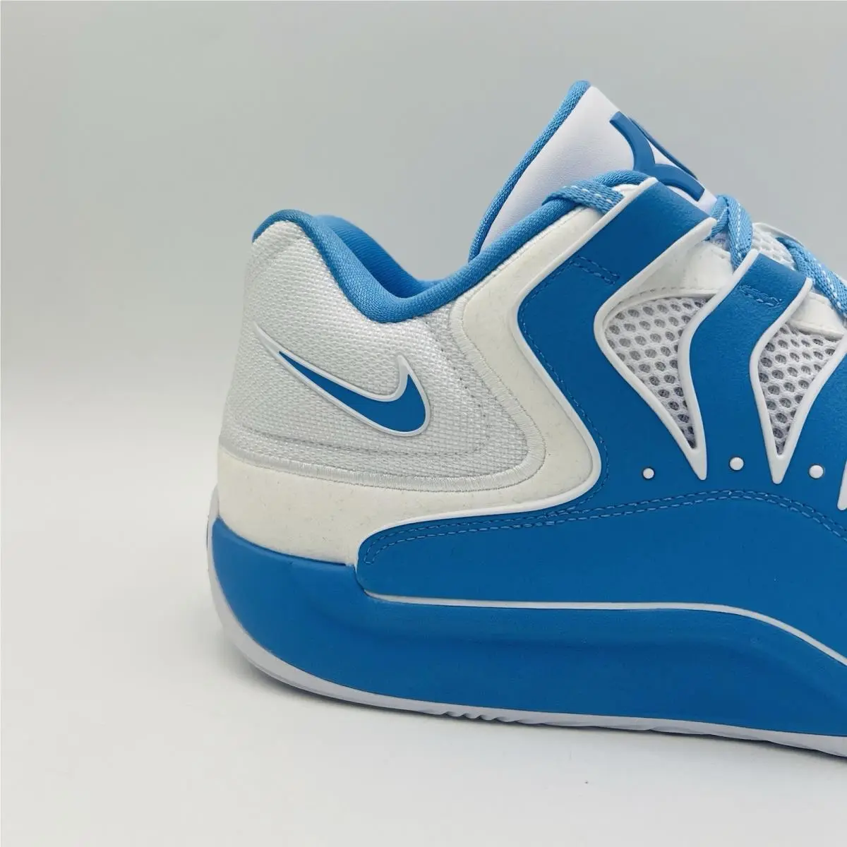 Nike shoes - Nike KD 18 - IH5096-108 - Blue 1