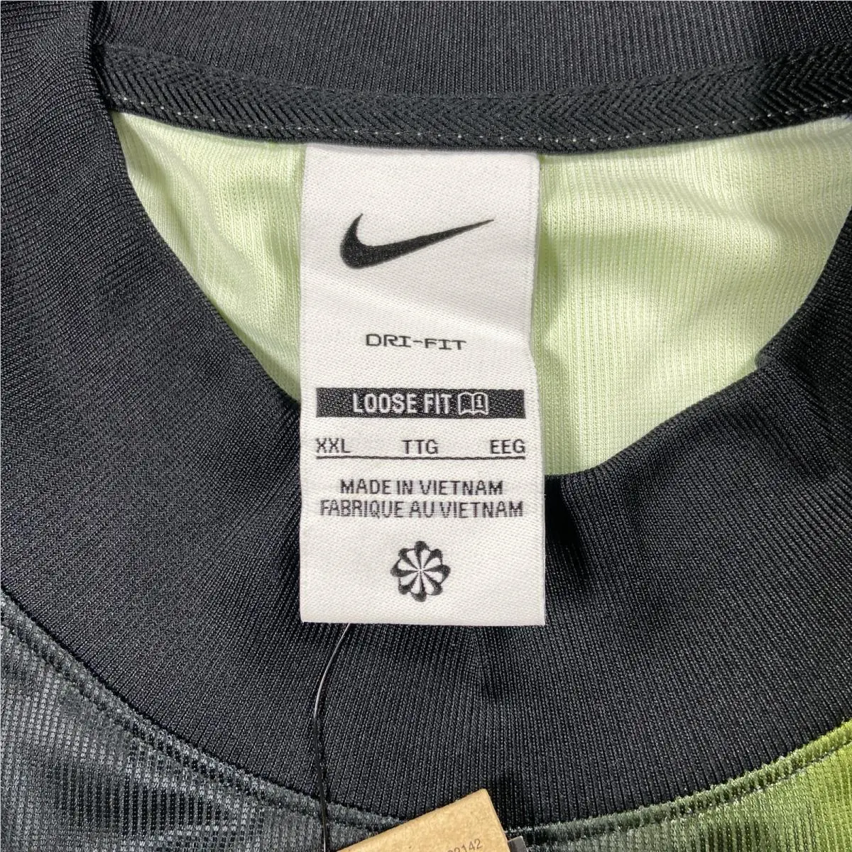 Nike clothing - Nike Dri-Fit - Green 4