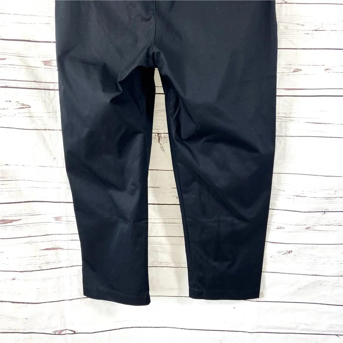 Nike clothing - Nike Sportswear Essentials - Sportswear Essentials - DD7032 - Black, Manufacturer: 010 4