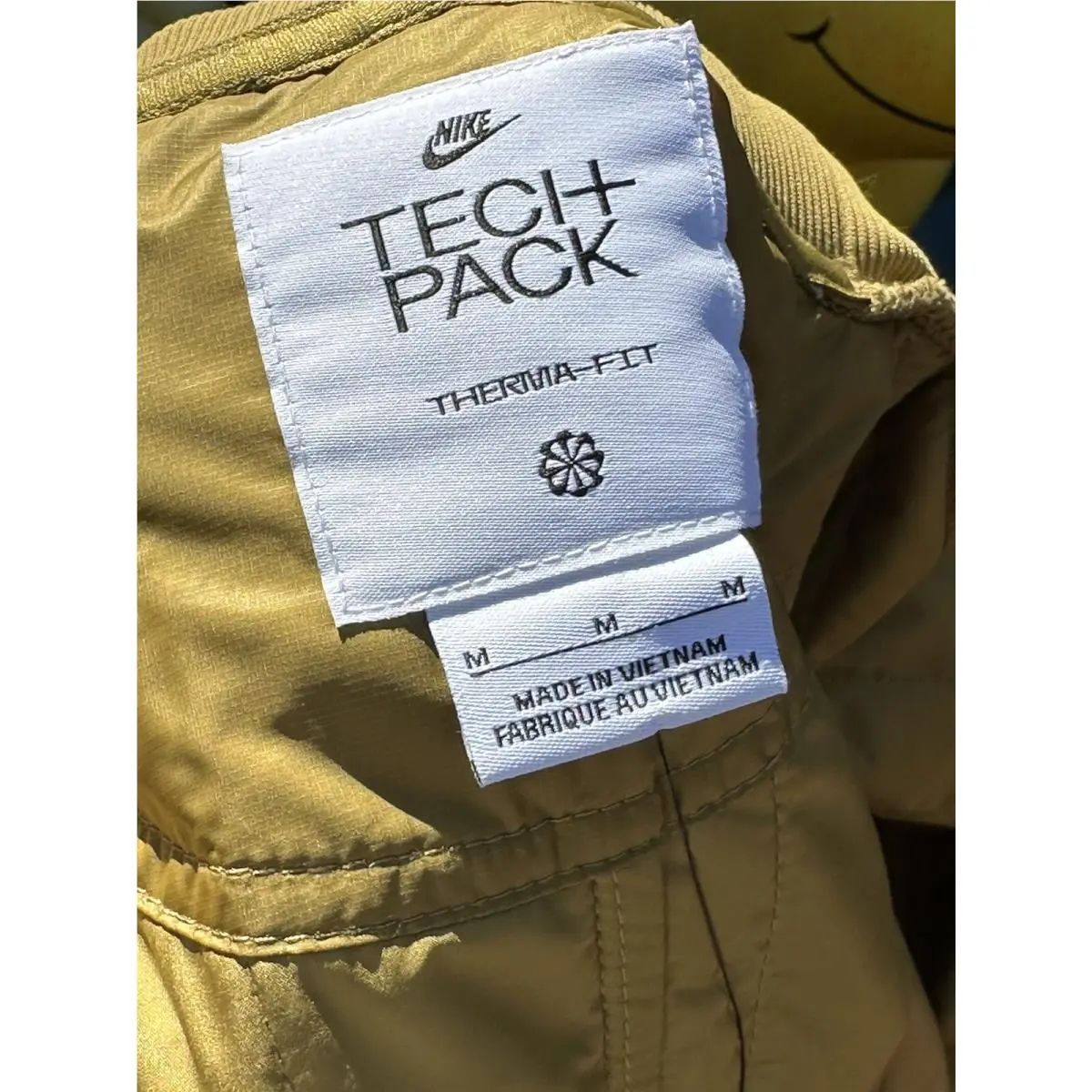 Nike clothing - Gold 9