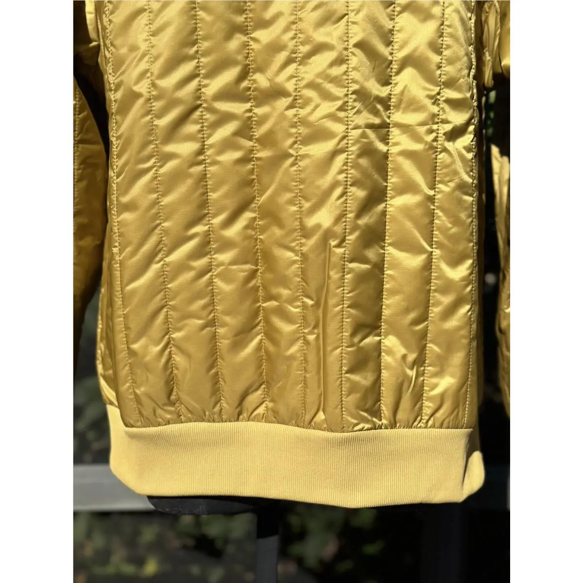Nike clothing - Gold 3
