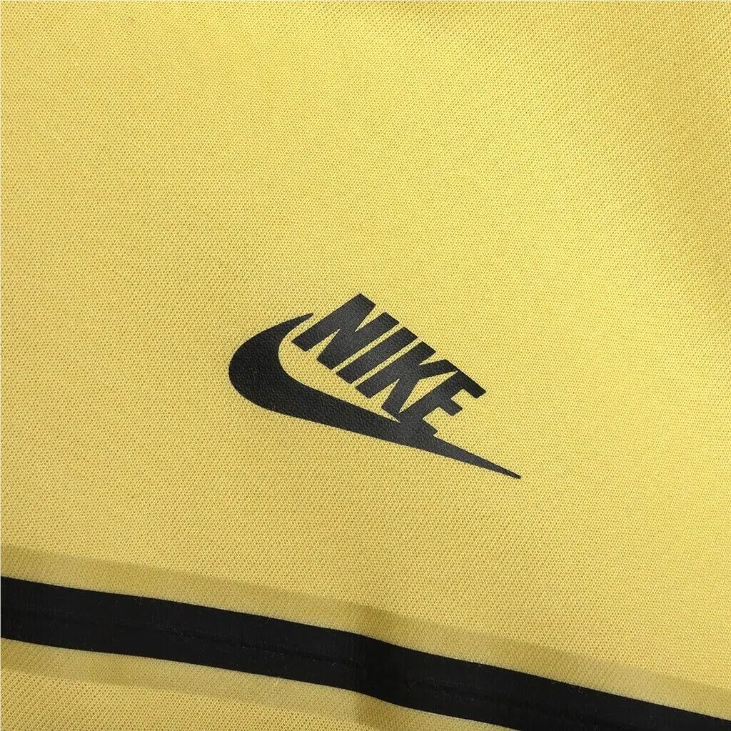 Nike clothing - Yellow (UPC: 196154916585) 1