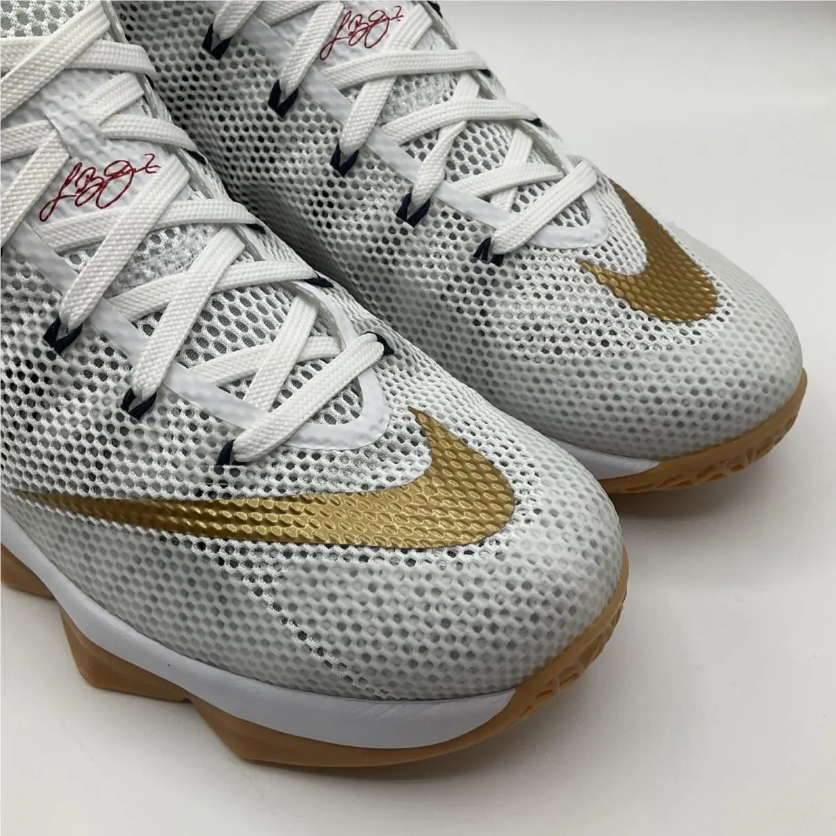 Nike shoes - Nike LeBron 12 - LeBron - 724557-174 - White (UPC: 0887229186193) 3