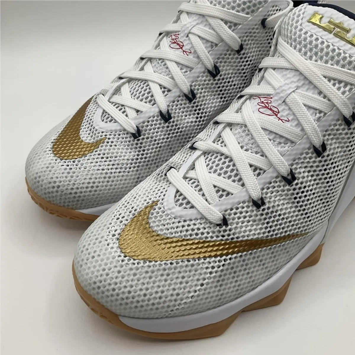 Nike shoes - Nike LeBron 12 - LeBron - 724557-174 - White (UPC: 0887229186193) 4