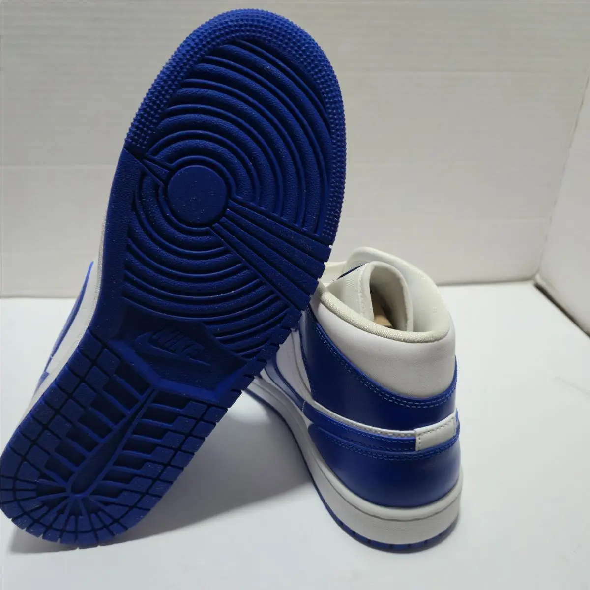 Nike shoes - Air Jordan 1 - Air - Blue 4