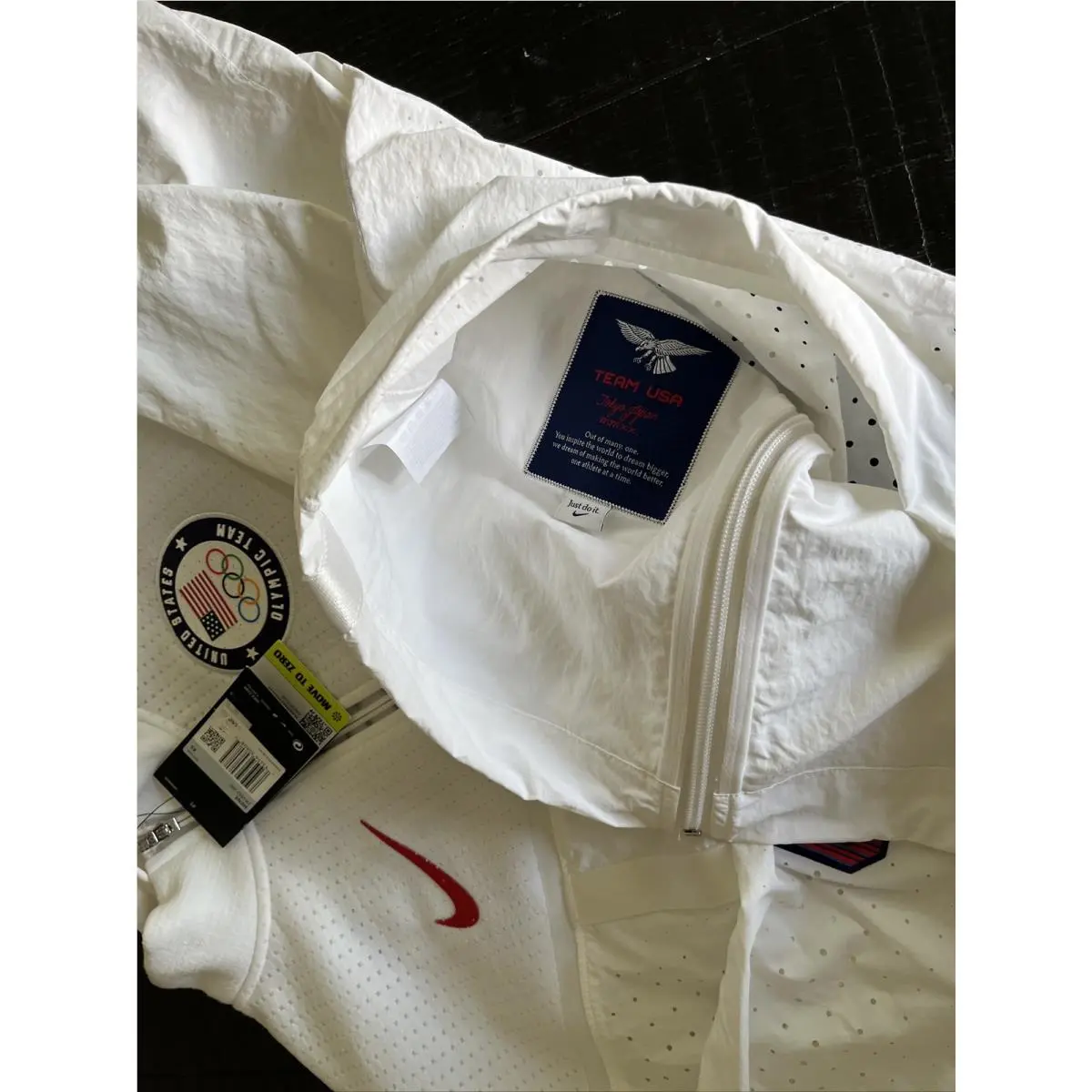 Nike clothing - White (UPC: 0193656308085) 8