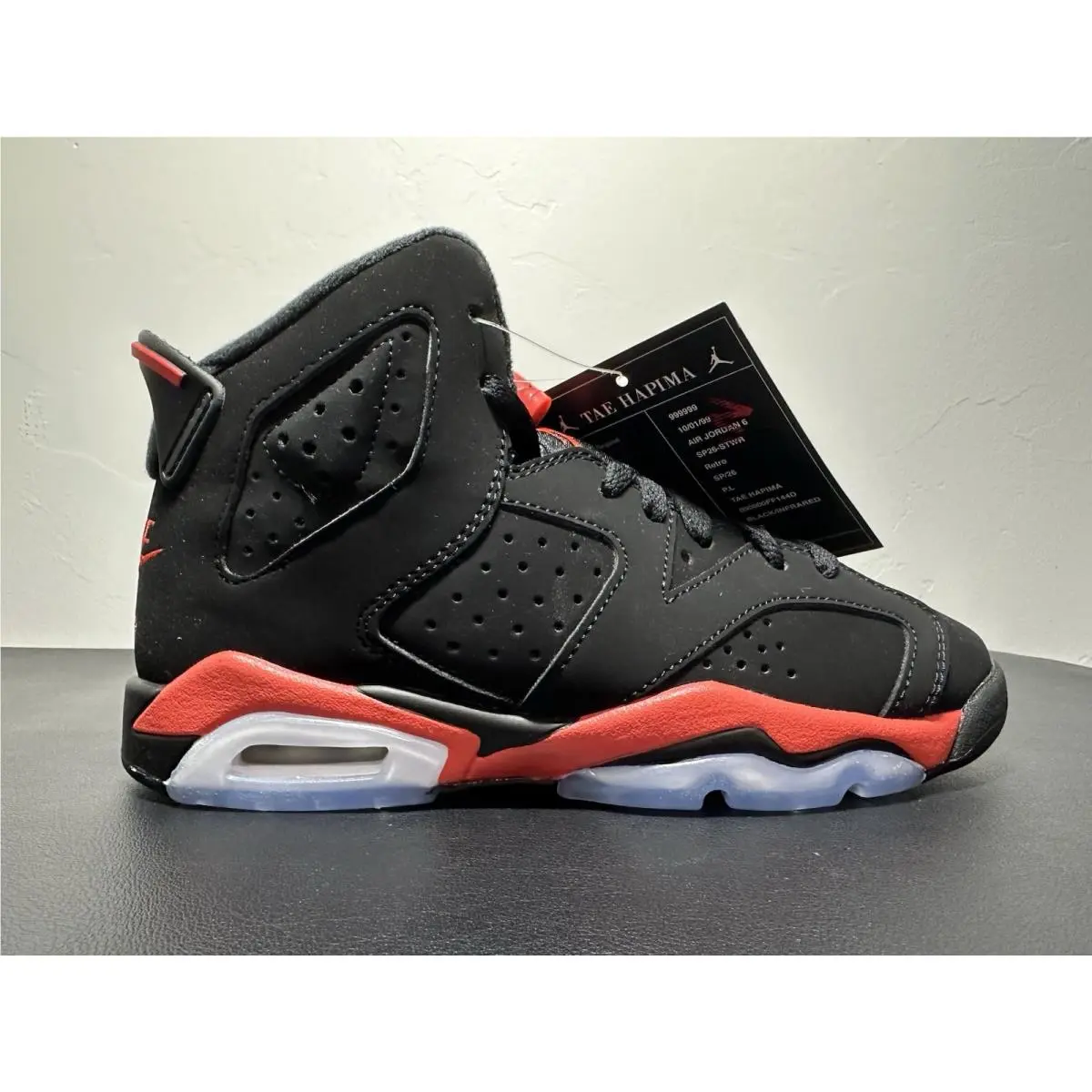 Nike shoes - Nike Air Jordan 6 Retro - Black (UPC: 198726477616) 0